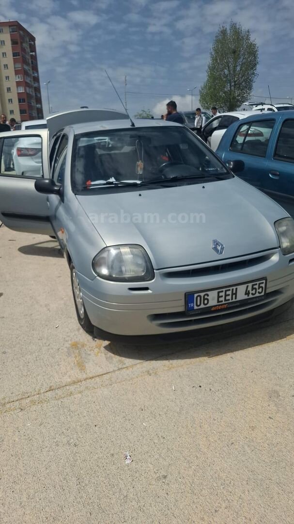 Sahibinden Renault Clio 1.4 RNA 2001 Model Ankara 240.000 km Gri (Gümüş) 1