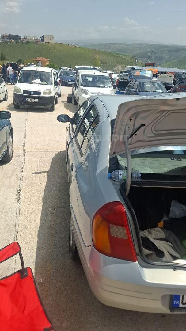 Sahibinden Renault Clio 1.4 RNA 2001 Model Ankara 240.000 km Gri (Gümüş) 4