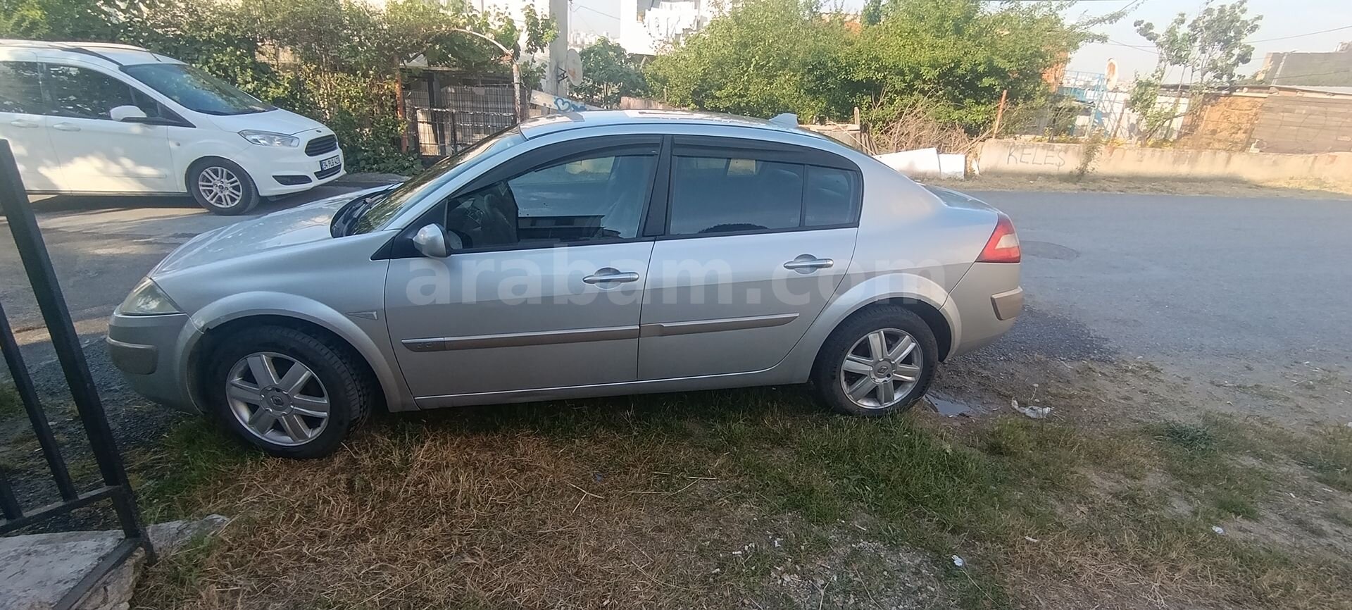 Sahibinden Renault Megane 1.5 dCi Dynamique 2005 Model İstanbul 260.000 km Gri (Gümüş) 3