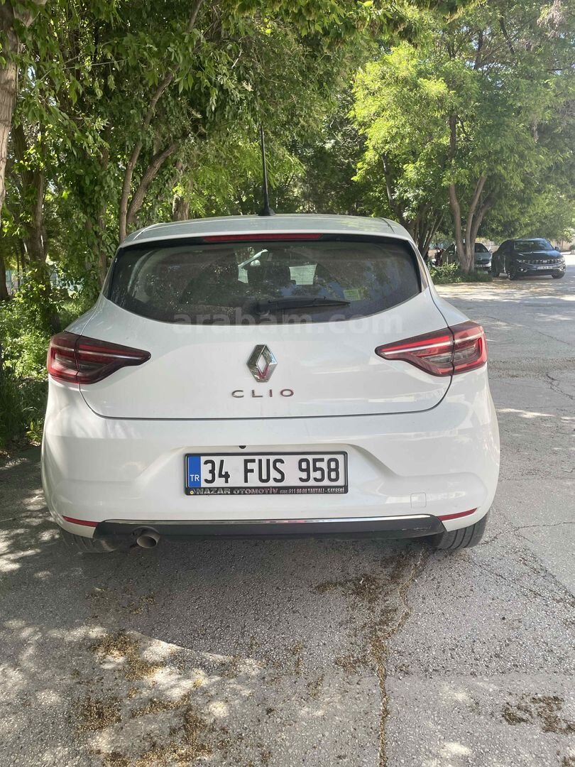 Sahibinden Renault Clio 1.0 TCe Joy 2022 Model Kayseri 112.000 km Beyaz 4