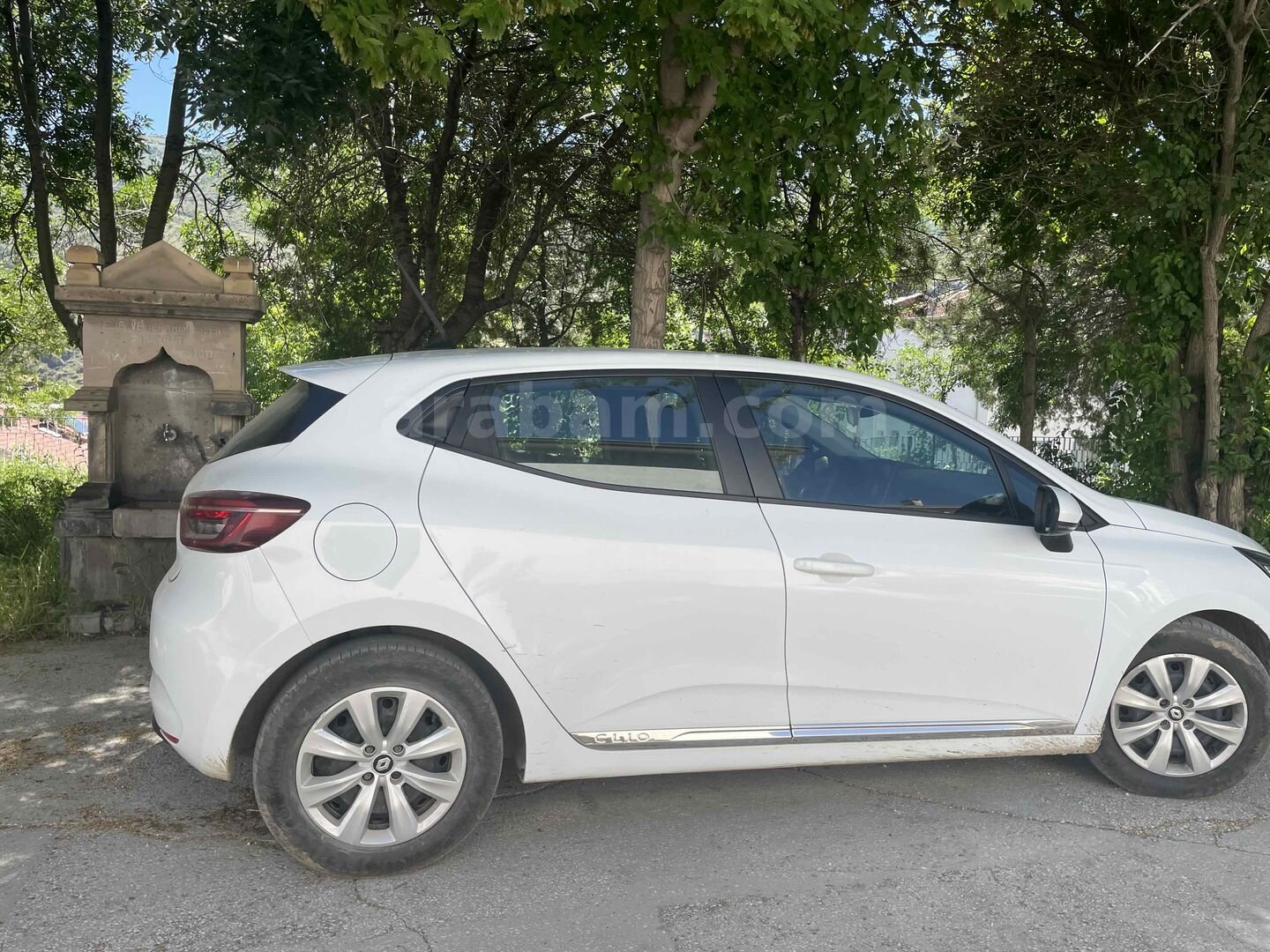 Sahibinden Renault Clio 1.0 TCe Joy 2022 Model Kayseri 112.000 km Beyaz 3