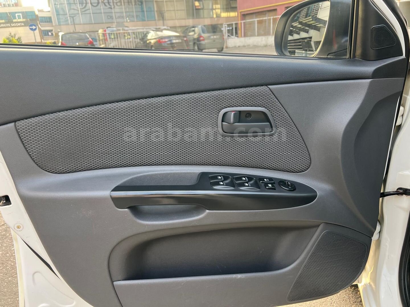 Sahibinden Kia Rio 1.5 CRDi EX Comfort 2010 Model İstanbul 214.000 km Beyaz 7