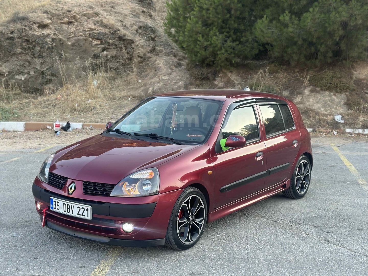 Sahibinden Renault Clio 1.5 dCi Expression 2004 Model İzmir 260.000 km Bordo 2