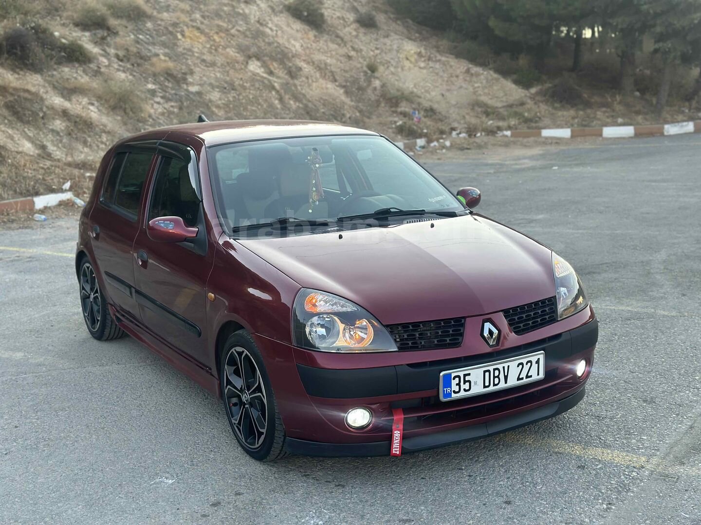 Sahibinden Renault Clio 1.5 dCi Expression 2004 Model İzmir 260.000 km Bordo 3