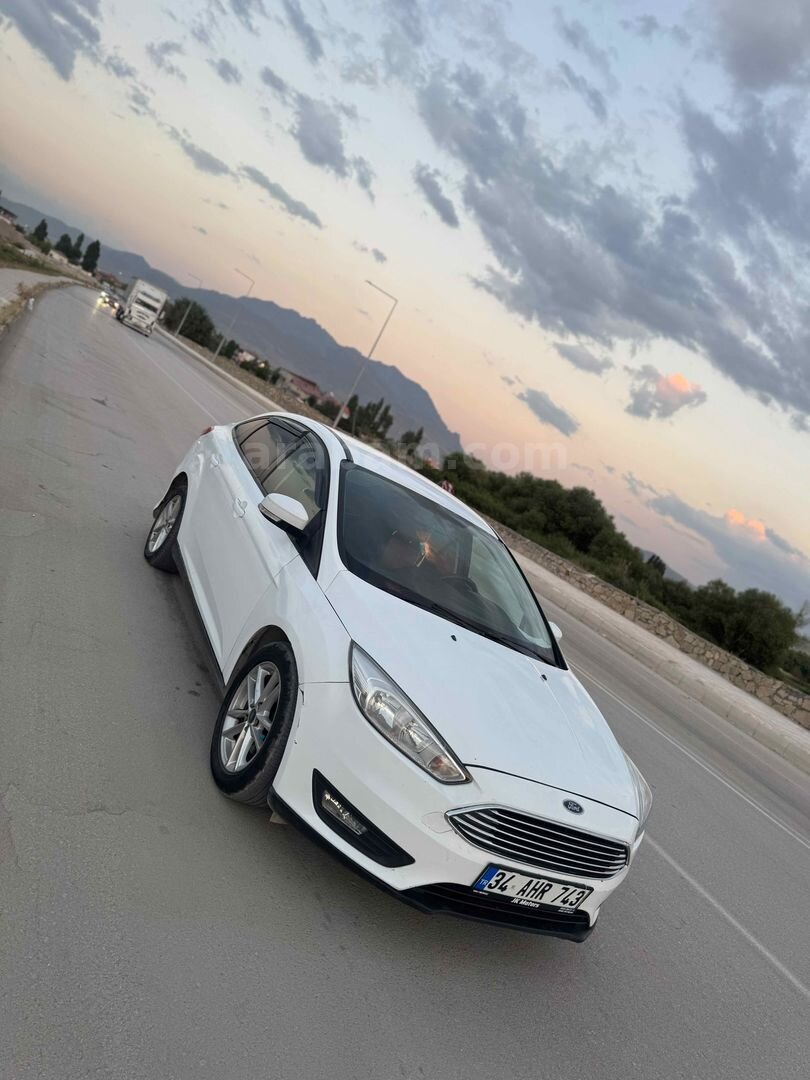 Sahibinden Ford Focus 1.5 TDCi Trend X 2017 Model Van 238.000 km Beyaz 7