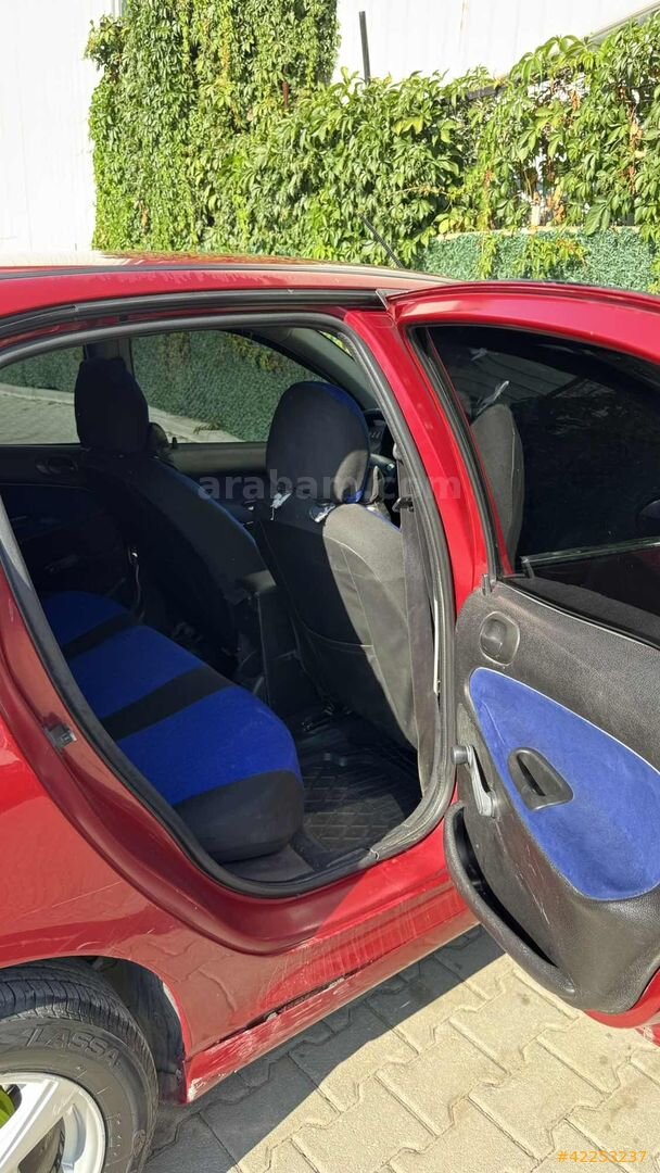 Galeriden Peugeot 206 1.4 XR 2000 Model Bursa 301.000 km Kırmızı 7