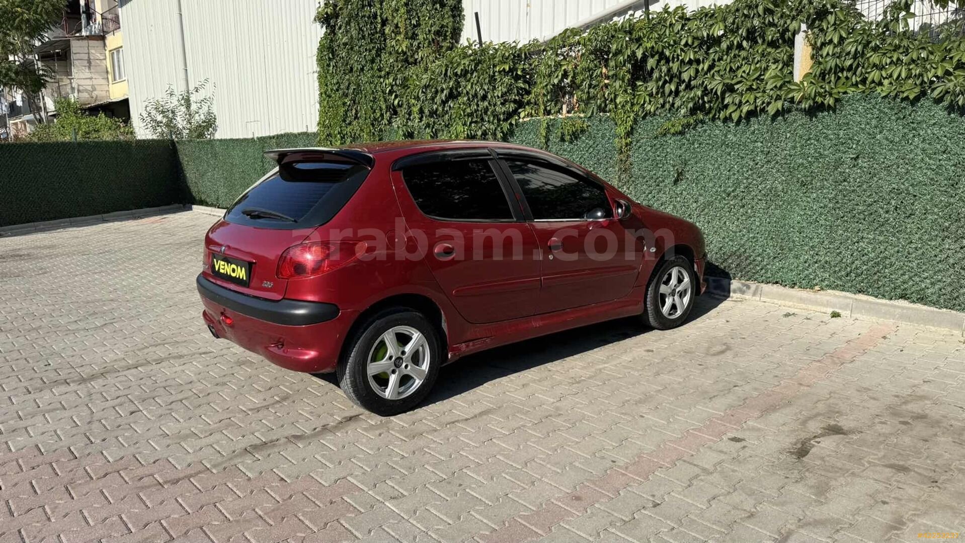 Galeriden Peugeot 206 1.4 XR 2000 Model Bursa 301.000 km Kırmızı 6
