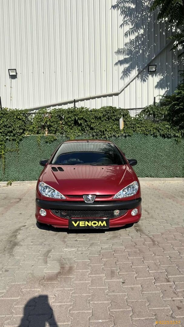 Galeriden Peugeot 206 1.4 XR 2000 Model Bursa 301.000 km Kırmızı 3