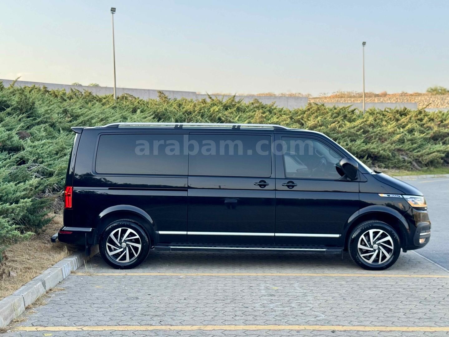 Galeriden Volkswagen Caravelle 2.0 TDI SCR BMT Highline 2022 Model Adana 163.000 km Siyah 6