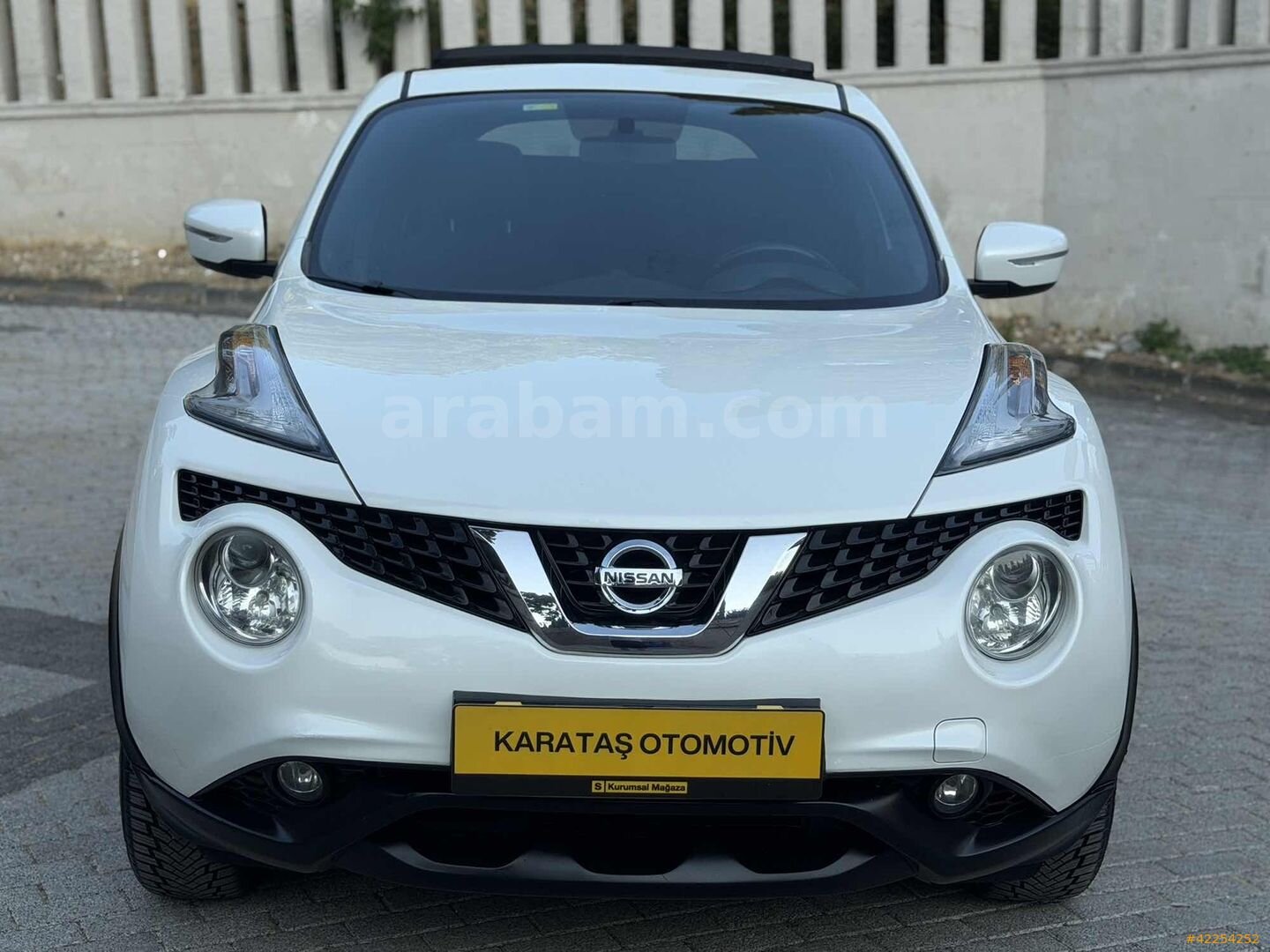 Galeriden Nissan Juke 1.6 Skypack 2015 Model İstanbul 71.000 km Beyaz 2