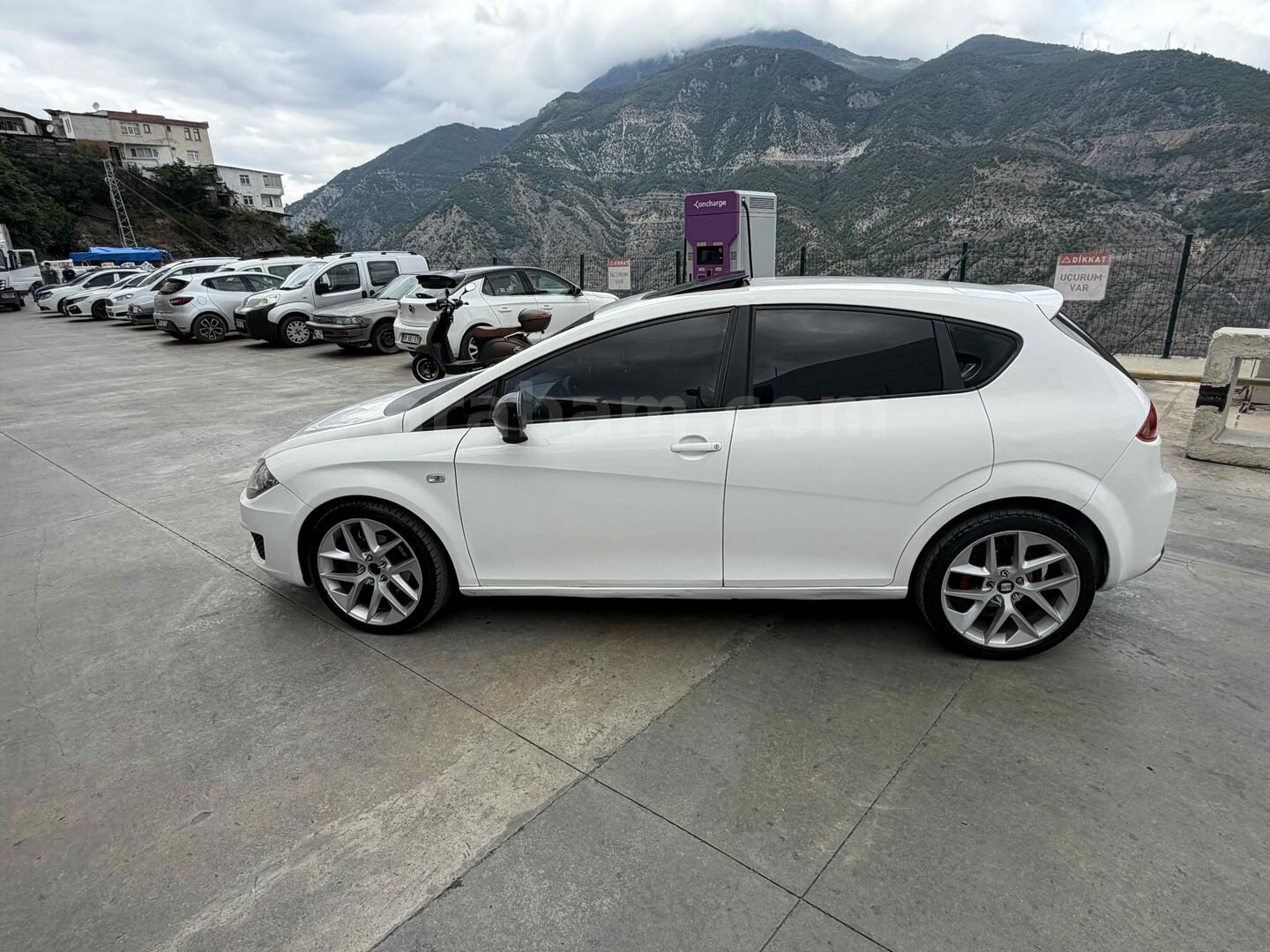 Sahibinden Seat Leon 1.4 TSI Style 2010 Model Artvin 270.000 km Beyaz 2