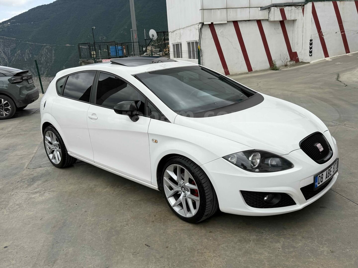 Sahibinden Seat Leon 1.4 TSI Style 2010 Model Artvin 270.000 km Beyaz 4
