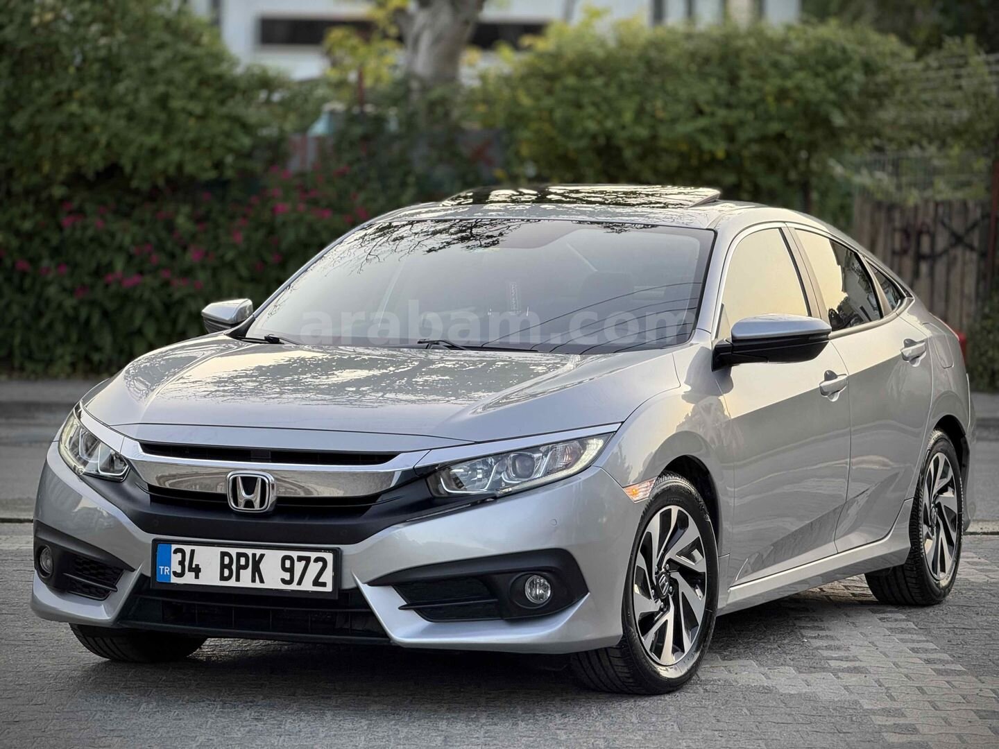 Galeriden Honda Civic 1.6i VTEC Eco Elegance 2018 Model Kocaeli 98.000 km Gri (Gümüş) 3