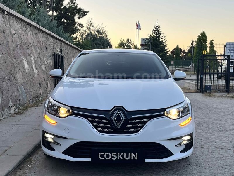 Galeriden Renault Megane 1.3 TCe Joy 2021 Model Ankara 153.000 km Beyaz
