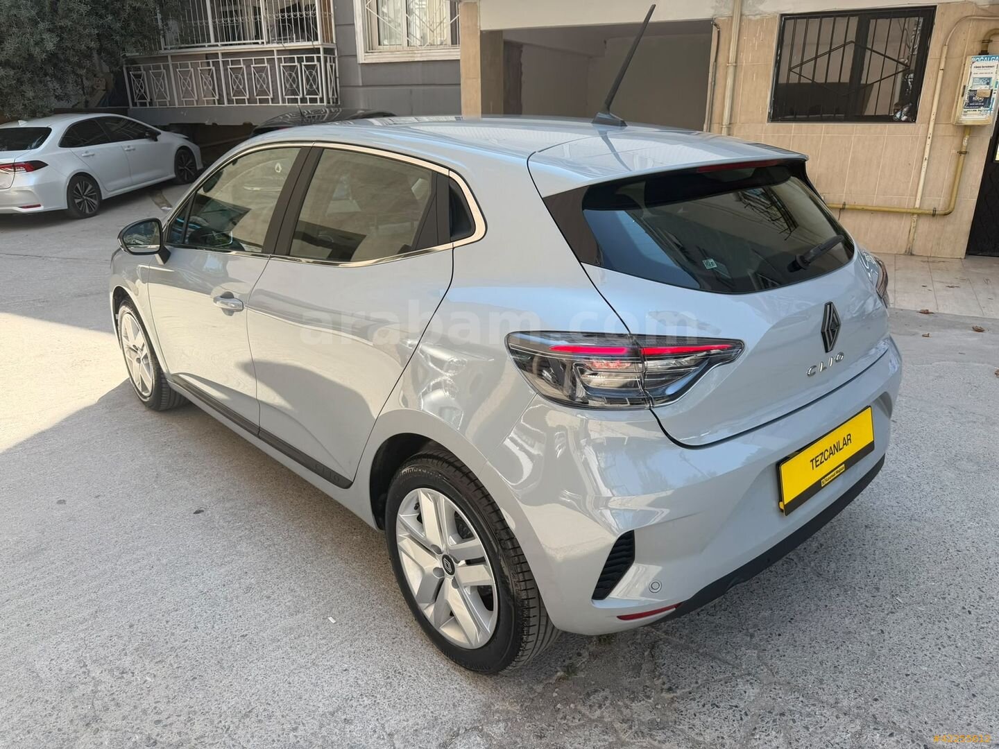 Galeriden Renault Clio 1.0 TCe Evolution 2025 Model İzmir 6.001 km Gri 5
