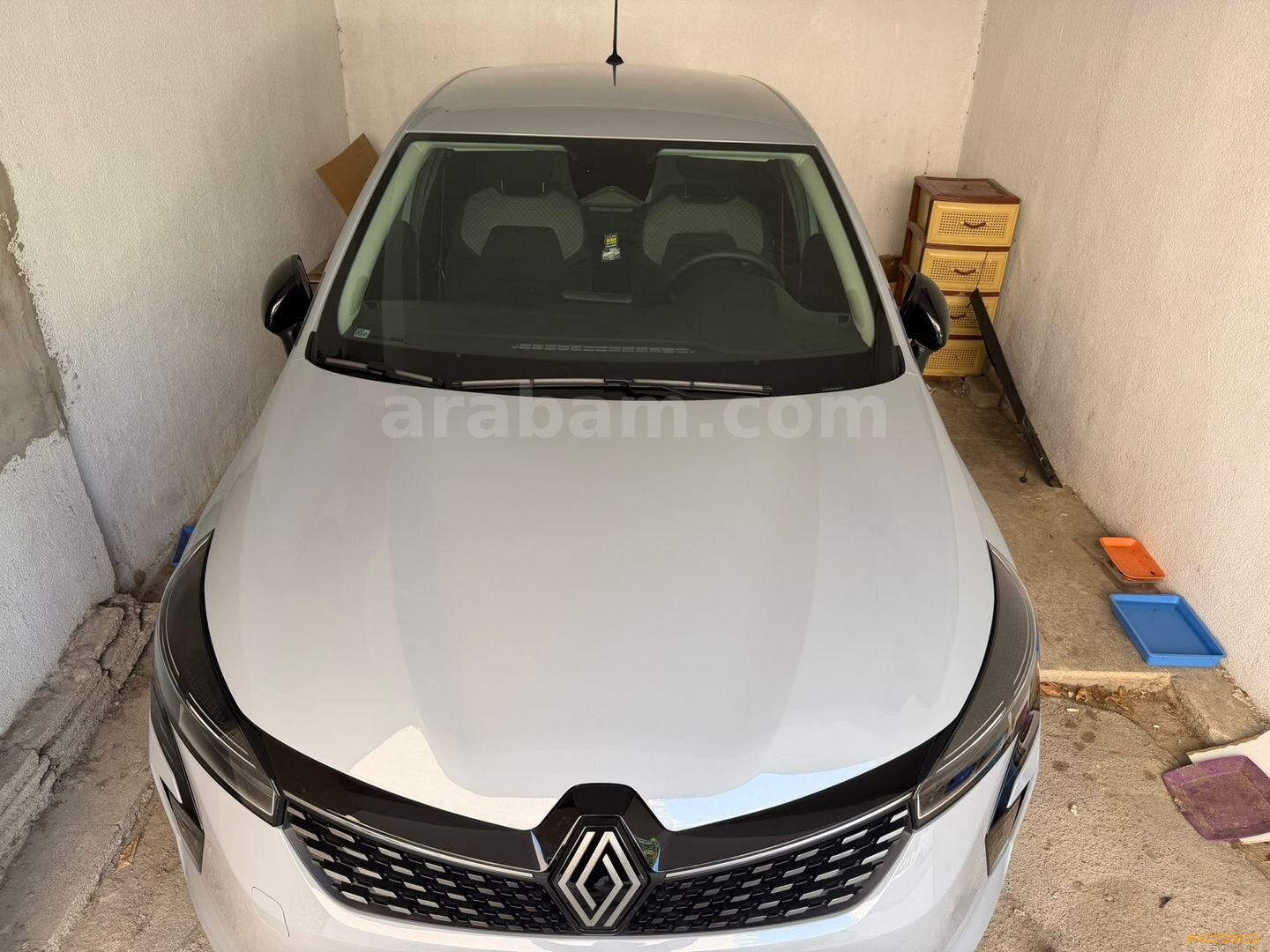 Galeriden Renault Clio 1.0 TCe Evolution 2025 Model İzmir 6.001 km Gri 2