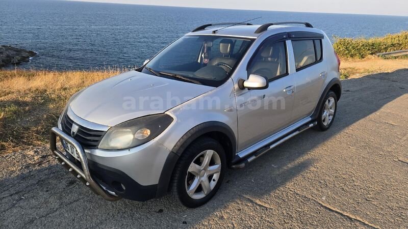 Sahibinden Dacia Sandero 1.5 dCi Stepway 2012 Model İstanbul 233.000 km Gri