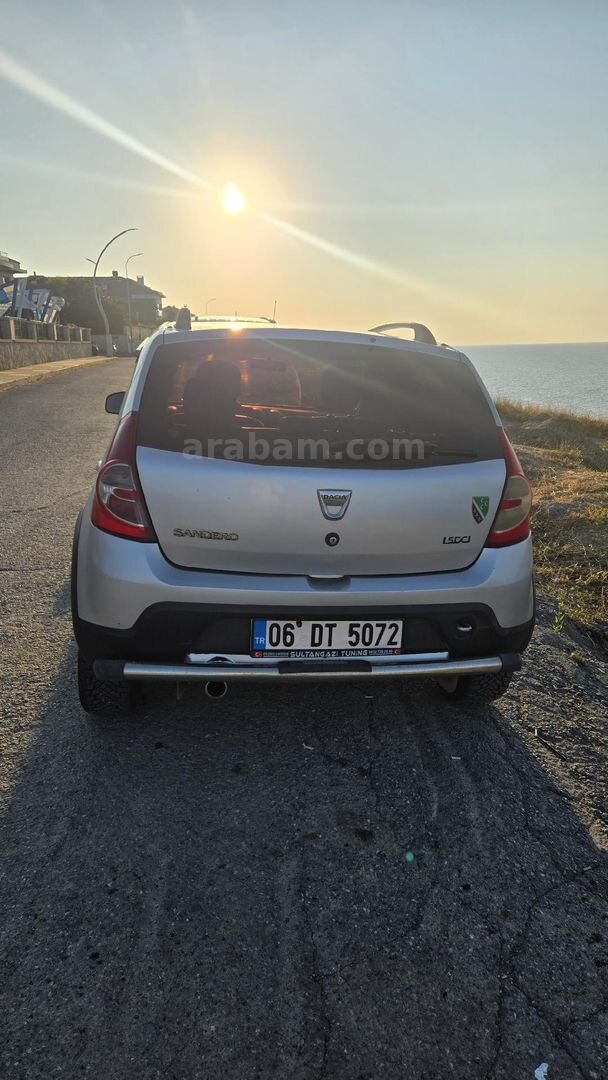 Sahibinden Dacia Sandero 1.5 dCi Stepway 2012 Model İstanbul 233.000 km Gri 4