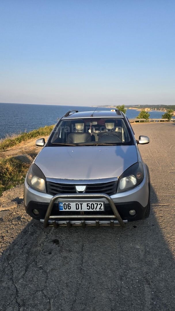 Sahibinden Dacia Sandero 1.5 dCi Stepway 2012 Model İstanbul 233.000 km Gri 5