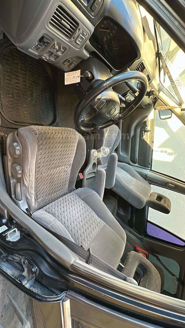 Galeriden Honda CR-V 2.0i ES 2000 Model Kocaeli 369.000 km Siyah 3