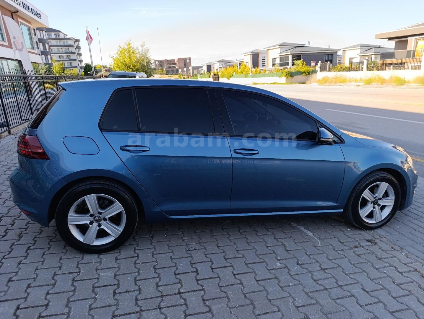 Sahibinden Volkswagen Golf 1.6 TDi BlueMotion Comfortline 2013 Model İzmir 244.500 km Mavi 6