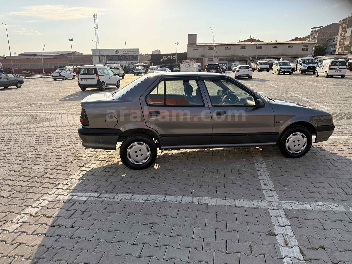 Galeriden Renault R 19 1.6 Europa RNA 1998 Model Uşak 270.000 km Füme 3