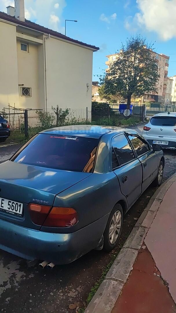 Sahibinden Mitsubishi Carisma 1.6 GL 1999 Model Kocaeli 300.000 km Mavi (metalik) 7