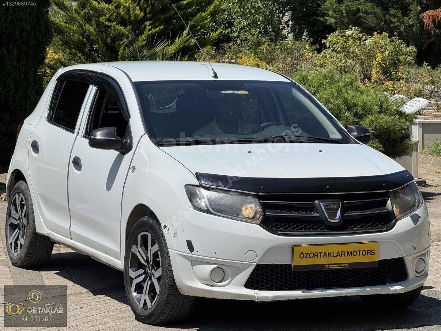 Galeriden Dacia Sandero 1.2 Ambiance 2013 Model İstanbul 225.000 km Beyaz 1