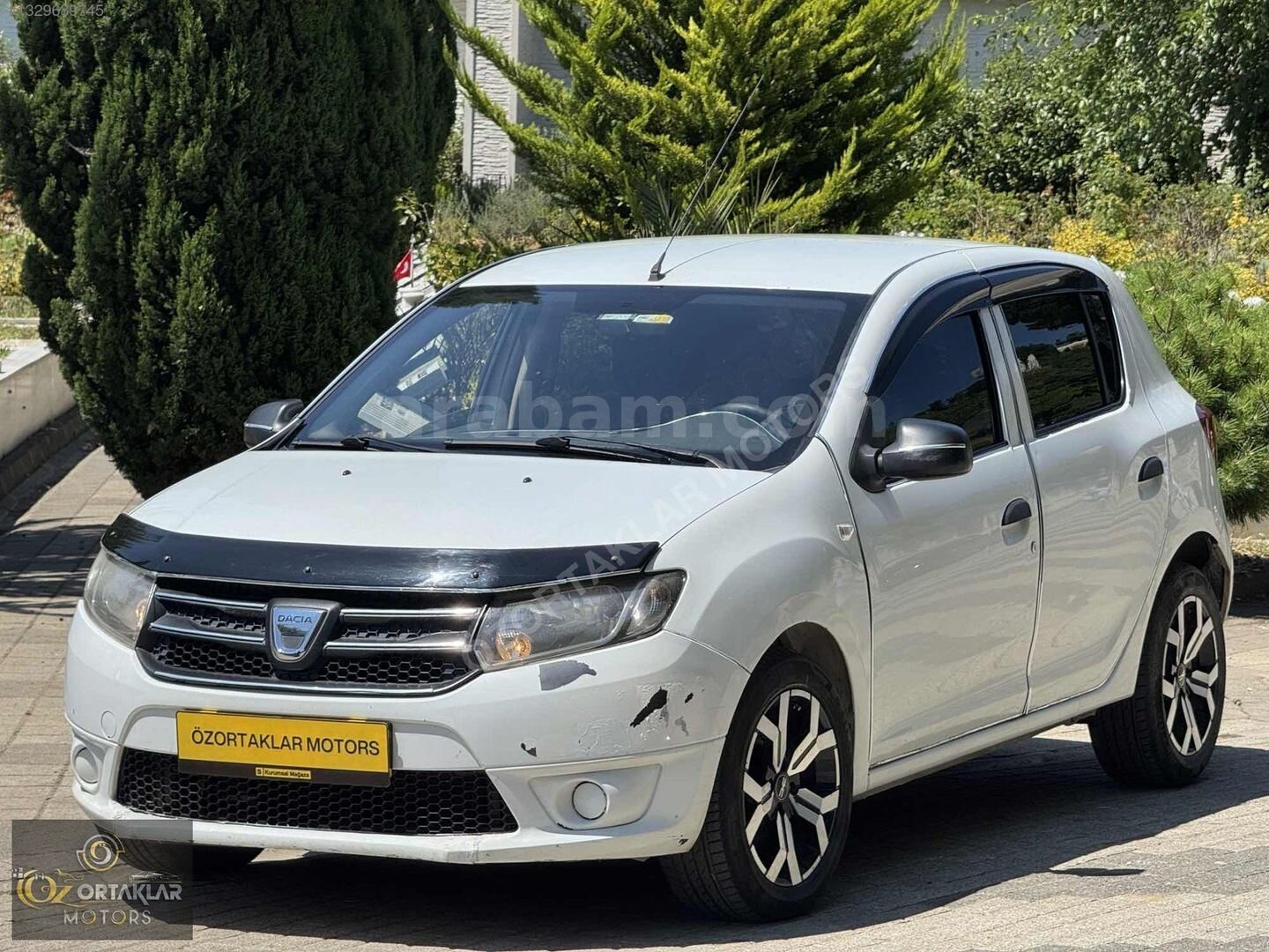 Galeriden Dacia Sandero 1.2 Ambiance 2013 Model İstanbul 225.000 km Beyaz 2