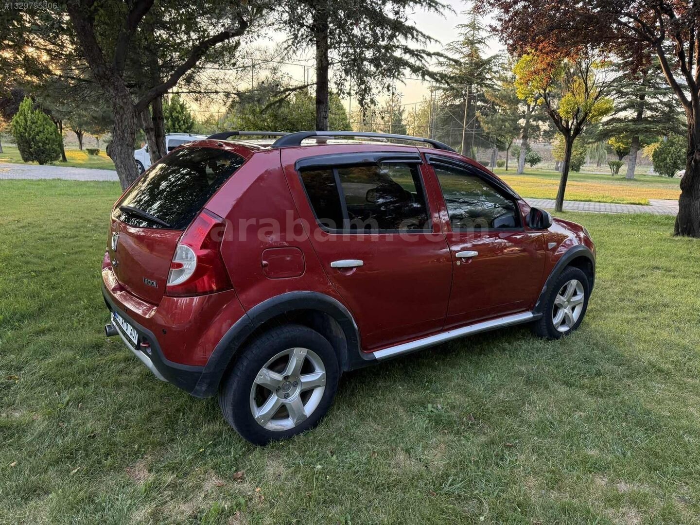 Galeriden Dacia Sandero 1.5 dCi Stepway 2012 Model Afyonkarahisar 230.000 km Kırmızı 3