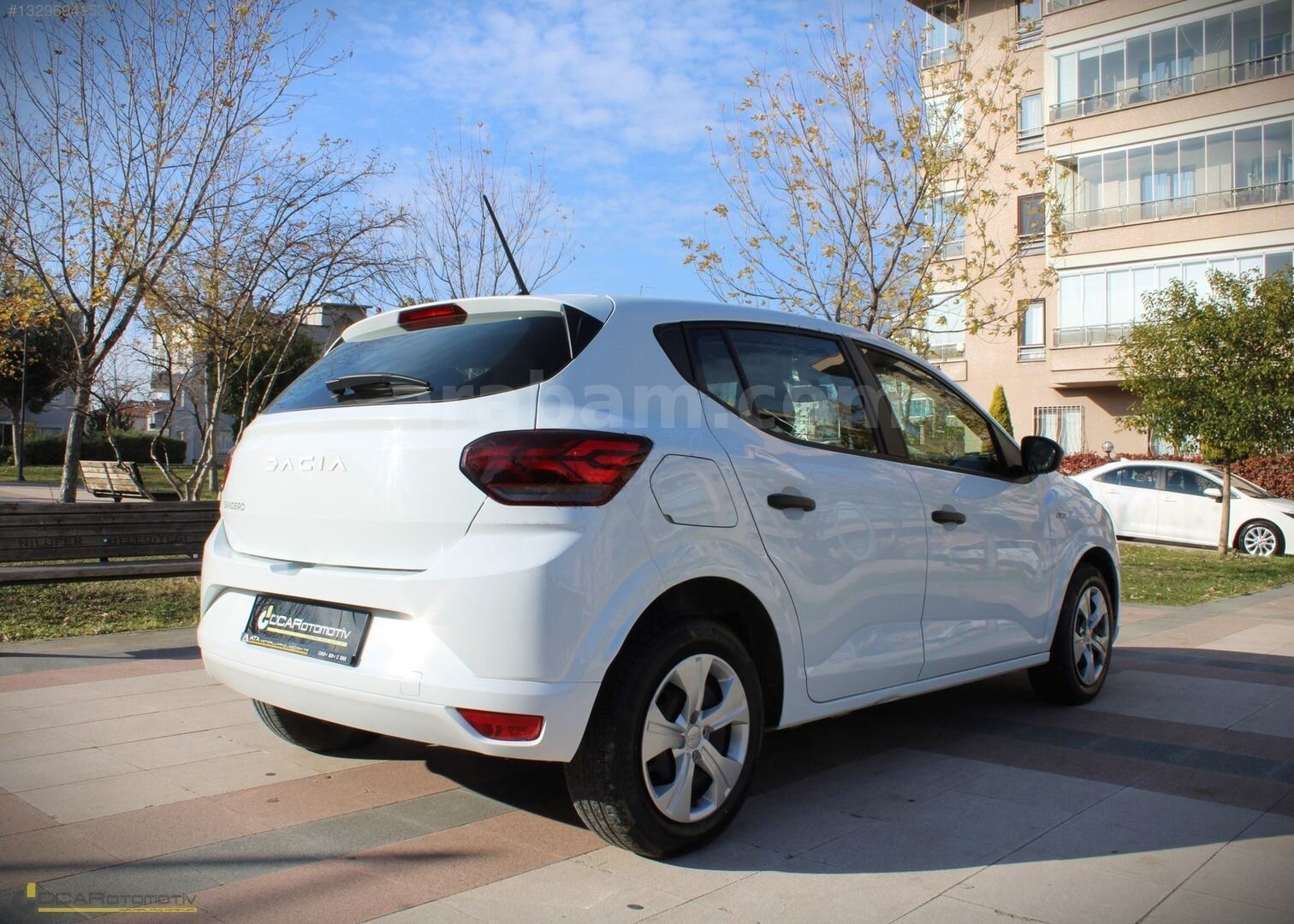 Galeriden Dacia Sandero 1.0 TCe Essential 2023 Model Bursa 23.000 km Beyaz 4