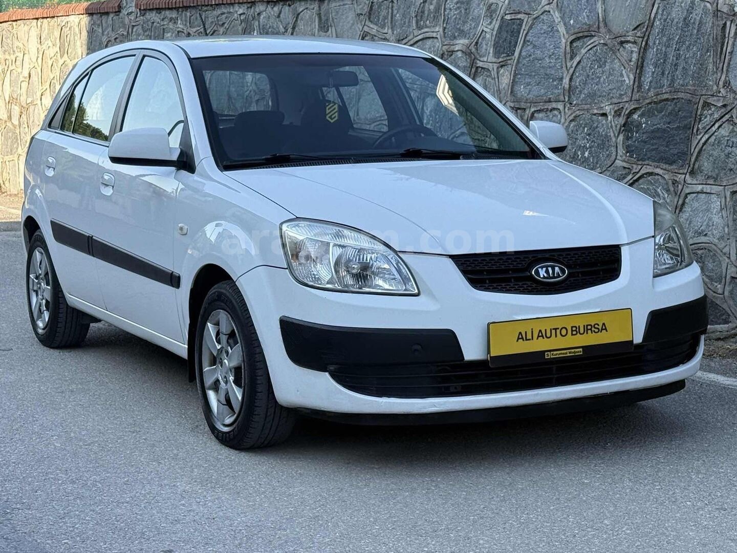 Galeriden Kia Rio 1.5 CRDi EX Comfort 2006 Model Bursa 241.000 km Beyaz 2