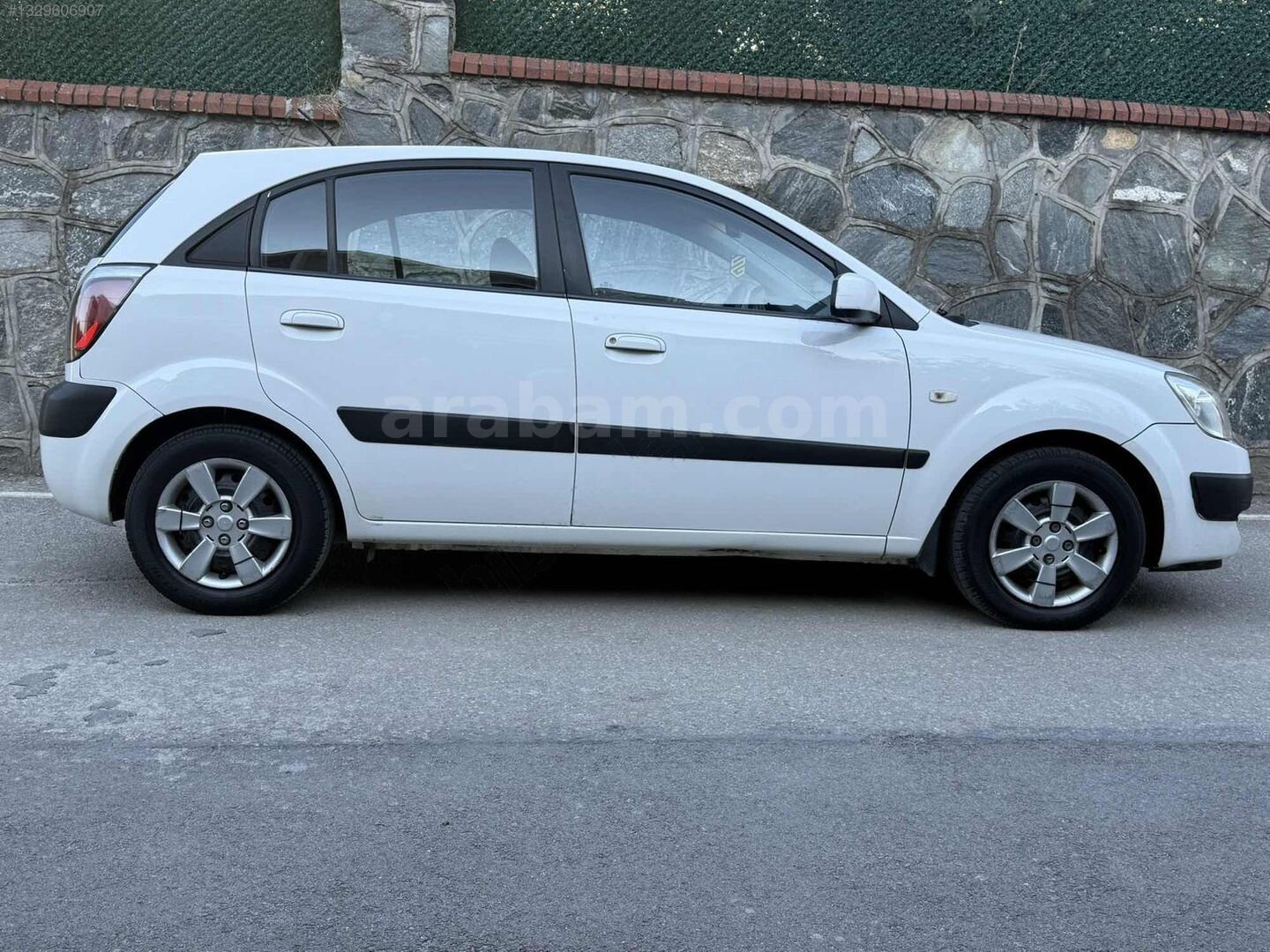 Galeriden Kia Rio 1.5 CRDi EX Comfort 2006 Model Bursa 241.000 km Beyaz 4