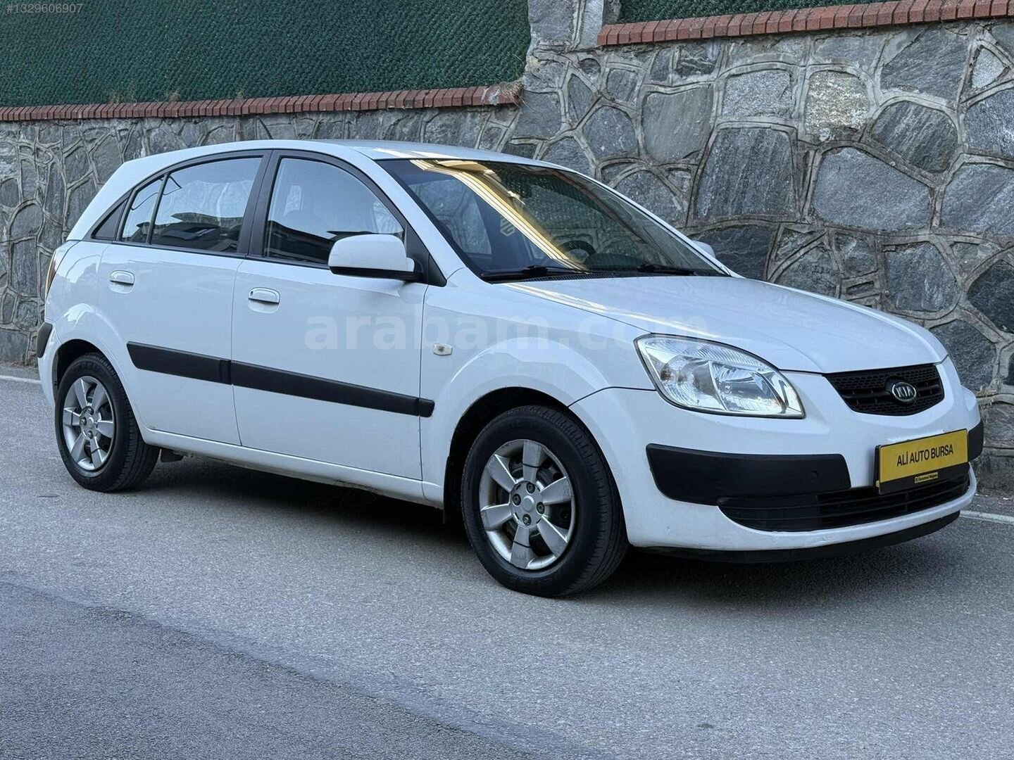 Galeriden Kia Rio 1.5 CRDi EX Comfort 2006 Model Bursa 241.000 km Beyaz 3