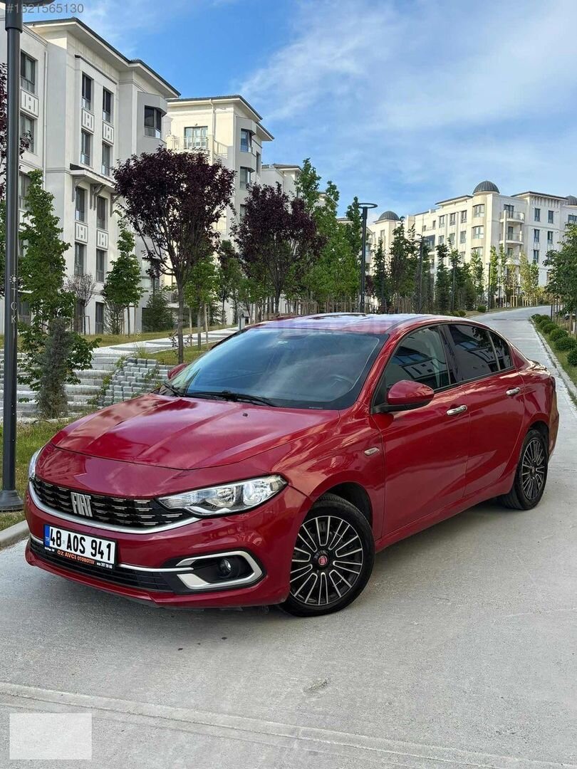 Galeriden Fiat Egea 1.3 Multijet Urban 2015 Model İstanbul 278.000 km Kırmızı 1