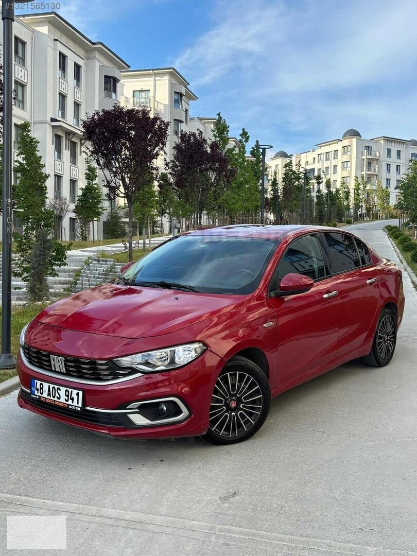 Galeriden Fiat Egea 1.3 Multijet Urban 2015 Model İstanbul 278.000 km Kırmızı 2