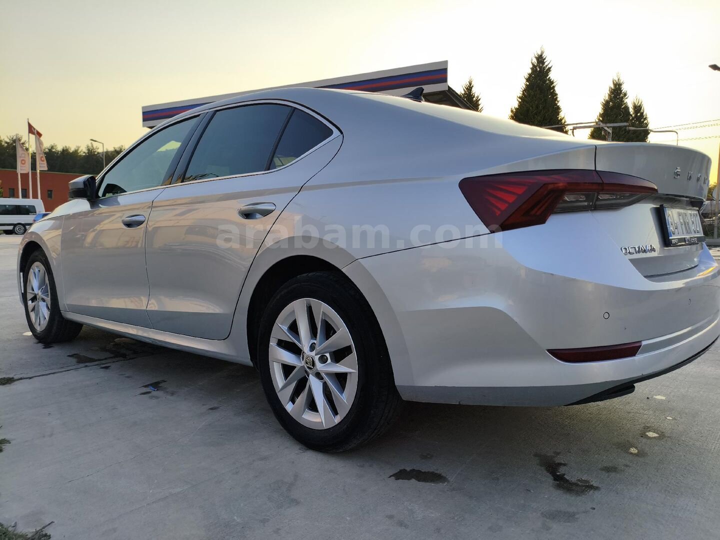 Sahibinden Skoda Octavia 1.5 e-Tec Premium 2022 Model İzmir 77.000 km Gri (metalik) 4