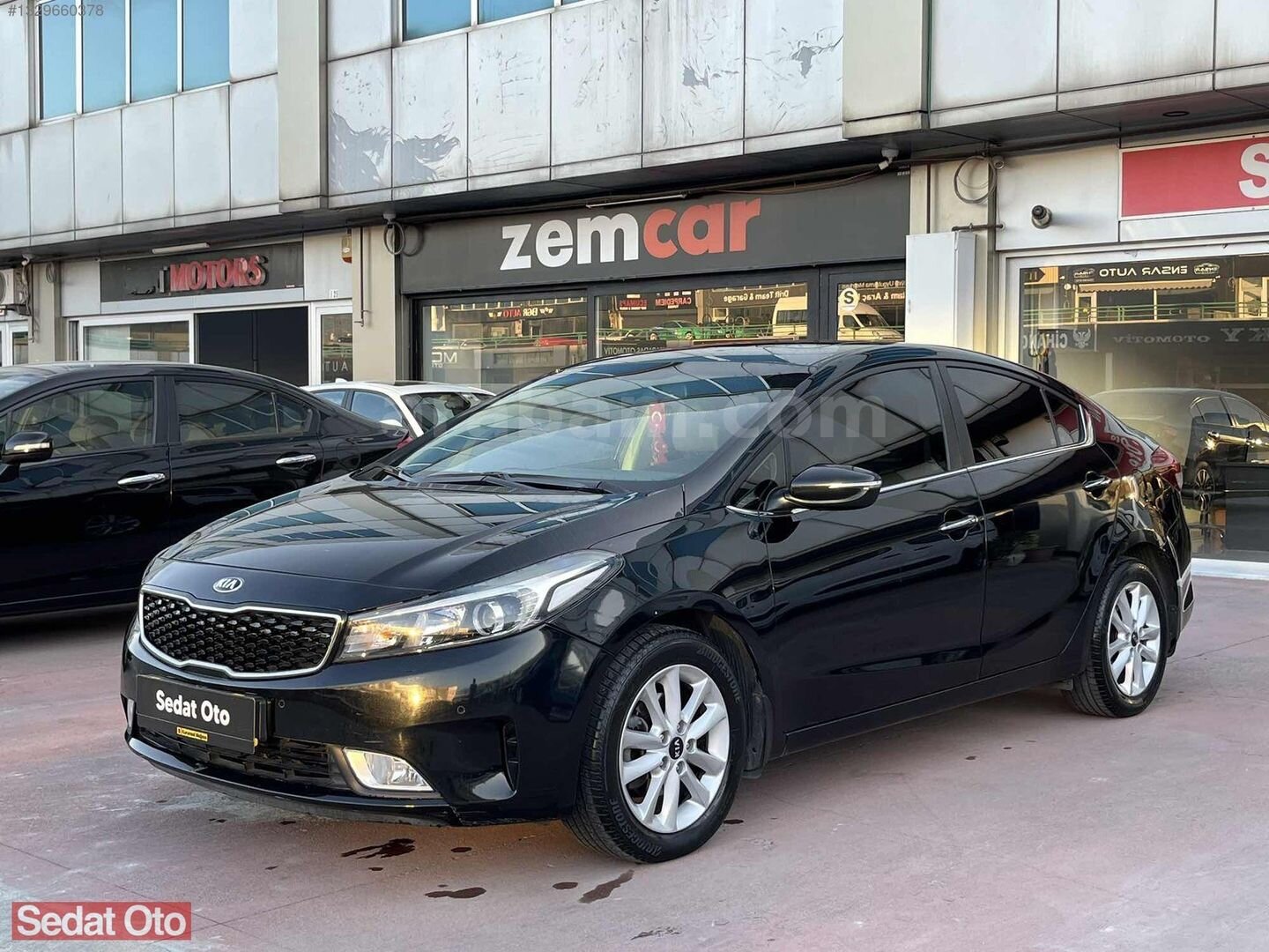 Galeriden Kia Cerato 1.6 CRDi Concept Plus 2017 Model İstanbul 171.000 km Siyah 3