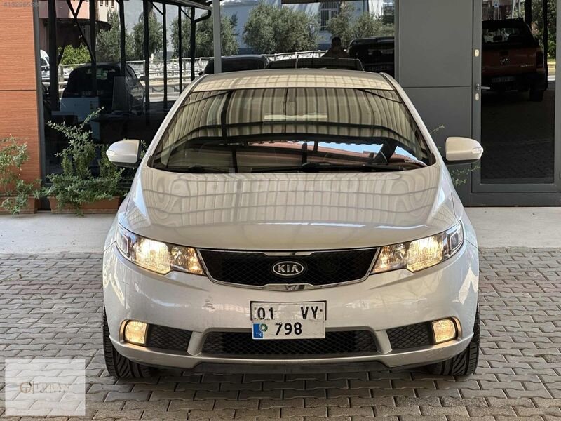 Galeriden Kia Cerato 1.6 GSL Concept 2011 Model Sakarya 219.000 km Gri