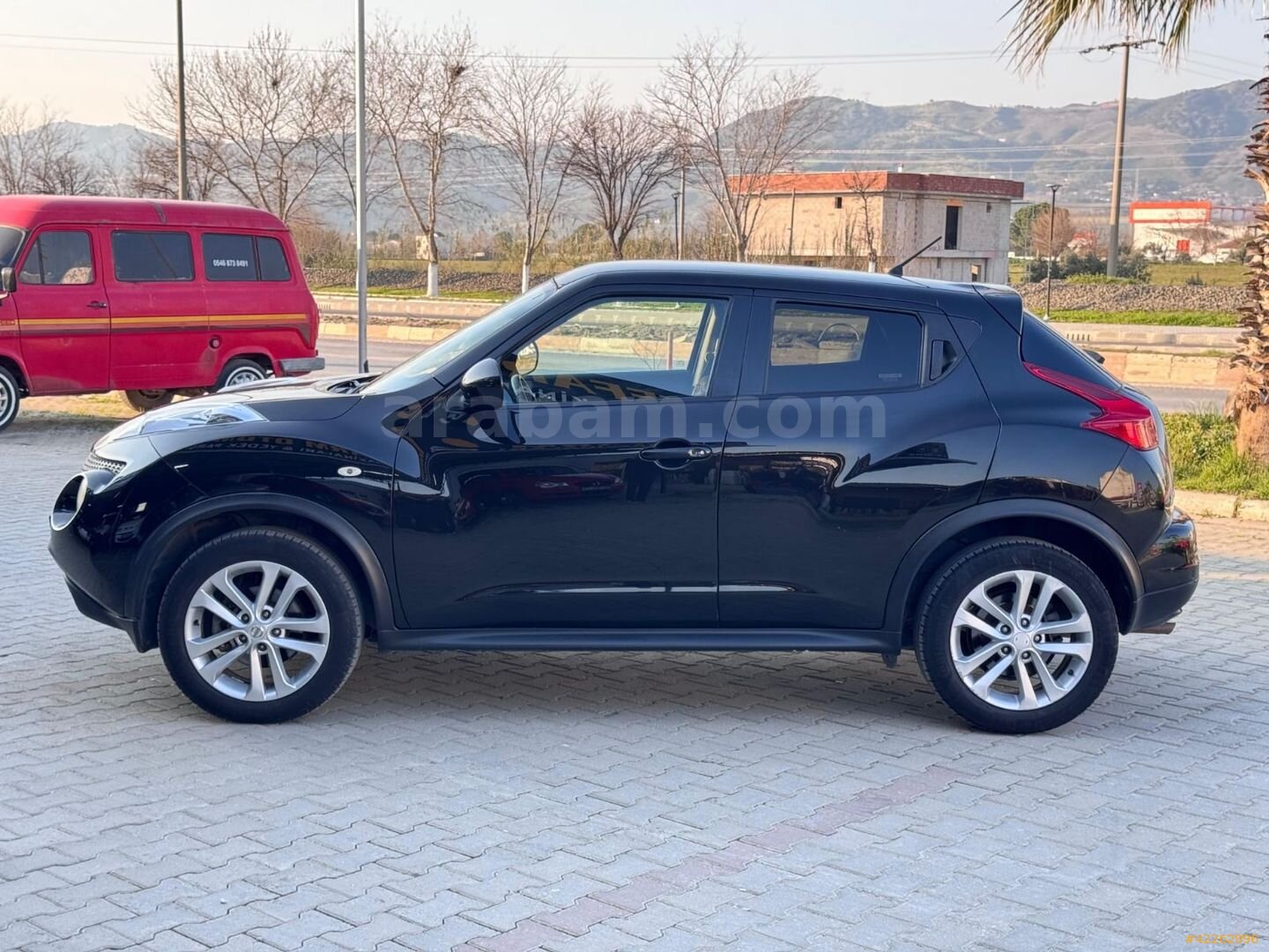 Galeriden Nissan Juke 1.6 Platinum 2012 Model Aydın 102.000 km Siyah 4