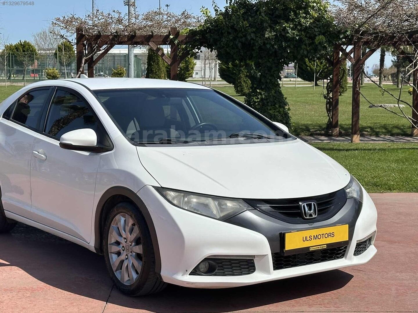 Galeriden Honda Civic 1.6i DTEC Sport 2013 Model Samsun 270.000 km Beyaz 1