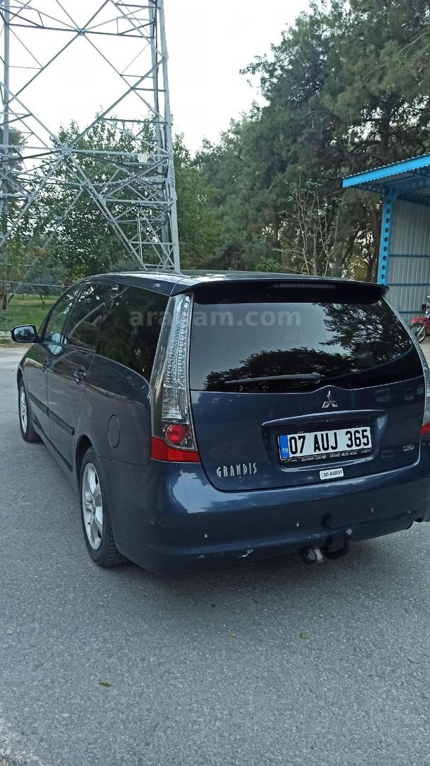 Sahibinden Mitsubishi Grandis 2.0 DI-D Invite 2005 Model Antalya 185.000 km Mavi (metalik) 5