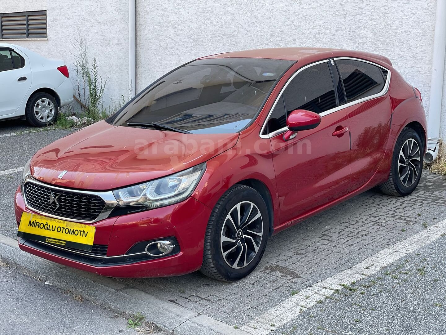 Galeriden DS Automobiles DS4 1.6 BlueHDi Start&Stop 2016 Model İstanbul 143.500 km Kırmızı 3