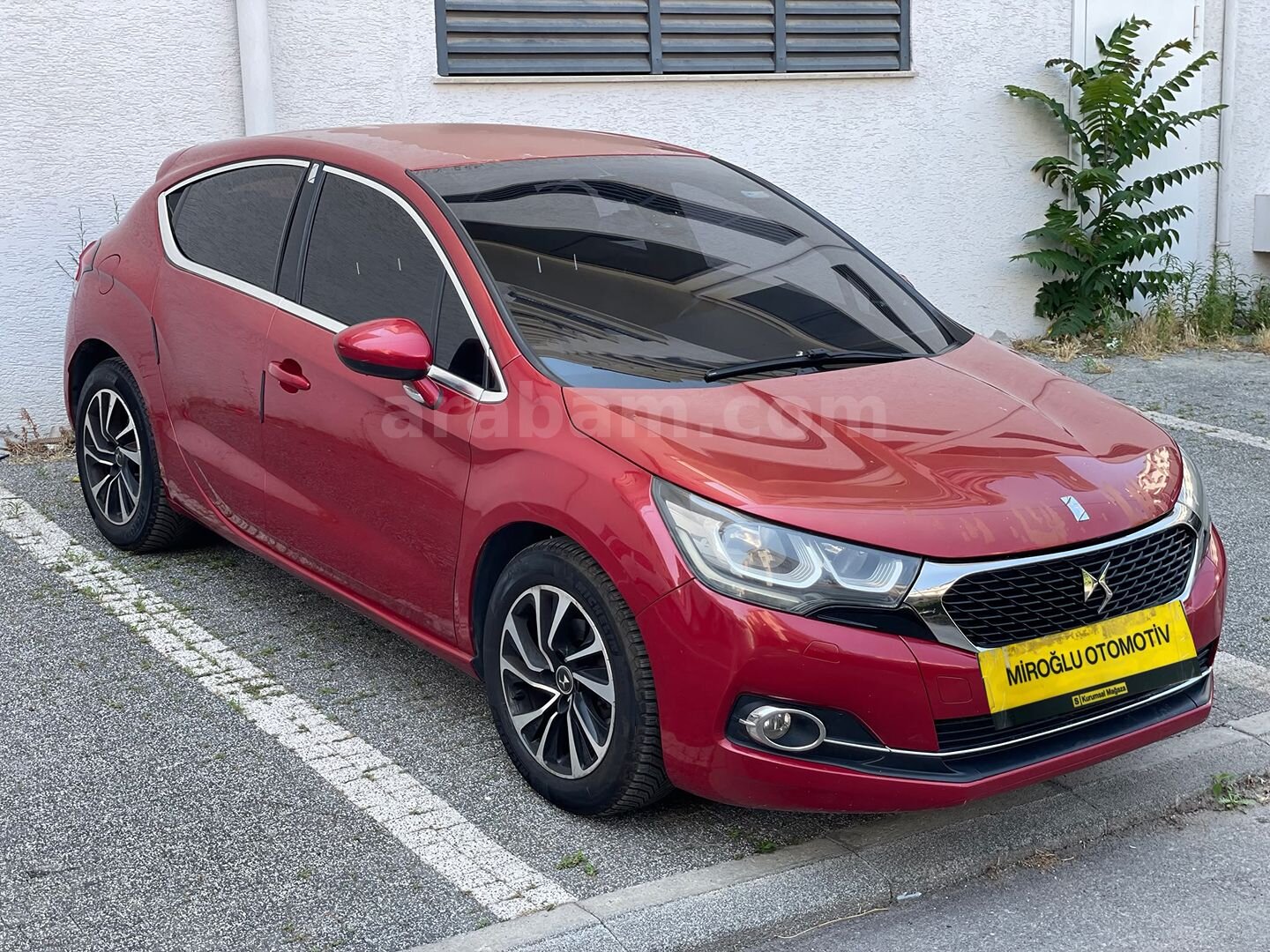 Galeriden DS Automobiles DS4 1.6 BlueHDi Start&Stop 2016 Model İstanbul 143.500 km Kırmızı 1
