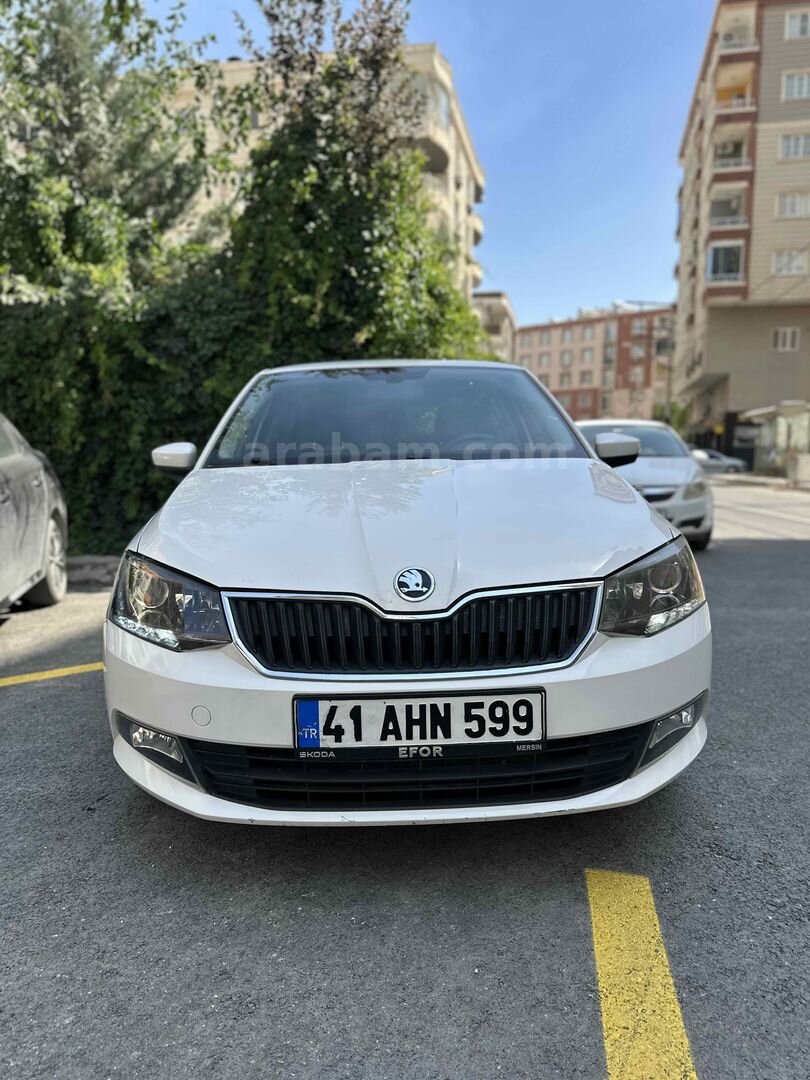 Sahibinden Skoda Fabia 1.2 TSI Style 2016 Model Mersin 103.000 km Beyaz 1