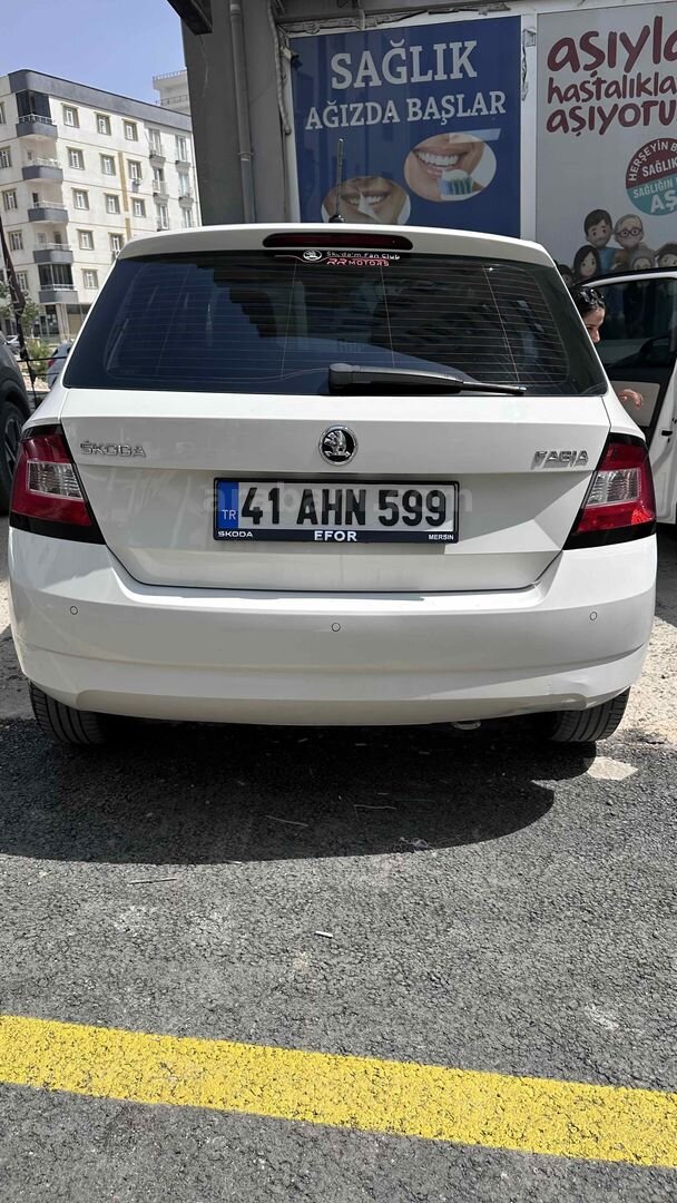 Sahibinden Skoda Fabia 1.2 TSI Style 2016 Model Mersin 103.000 km Beyaz 5
