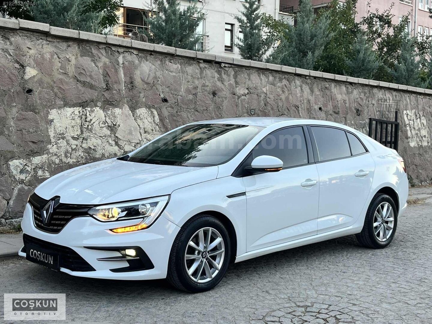 Galeriden Renault Megane 1.3 TCe Joy 2021 Model Ankara 153.000 km Beyaz 2