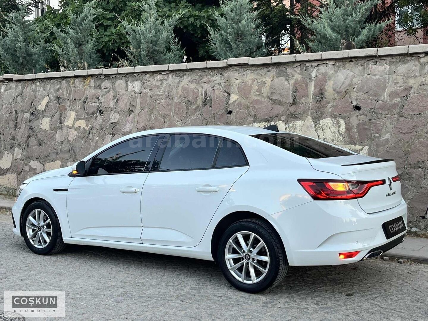 Galeriden Renault Megane 1.3 TCe Joy 2021 Model Ankara 153.000 km Beyaz 4