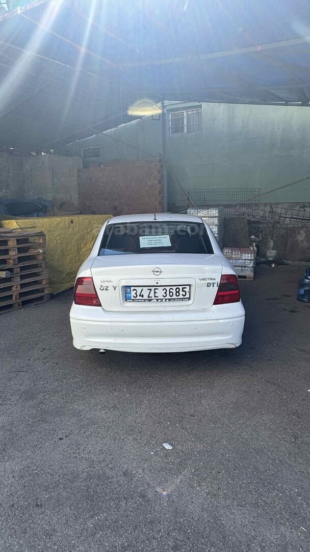 Galeriden Opel Vectra 2.0 DTI Comfort 2000 Model İstanbul 291.000 km Beyaz 4