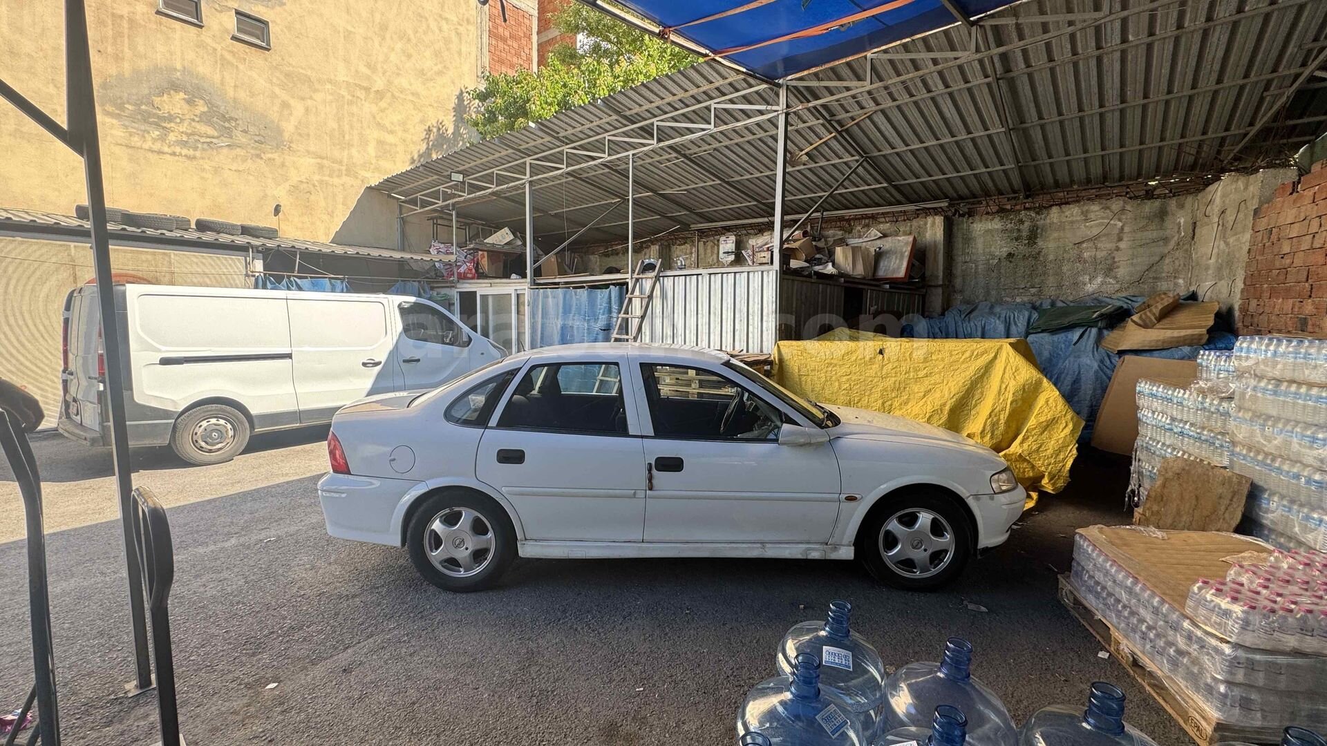 Galeriden Opel Vectra 2.0 DTI Comfort 2000 Model İstanbul 291.000 km Beyaz 5